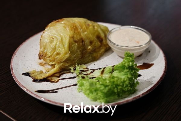 Стейк из капусты с копченой сметаной (капуста белокочанная, маринад, сметана)